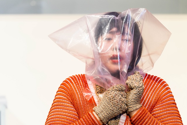 Kopf in den Wolken - Claudia Meyer - Staatstheater Cottbus - Bild